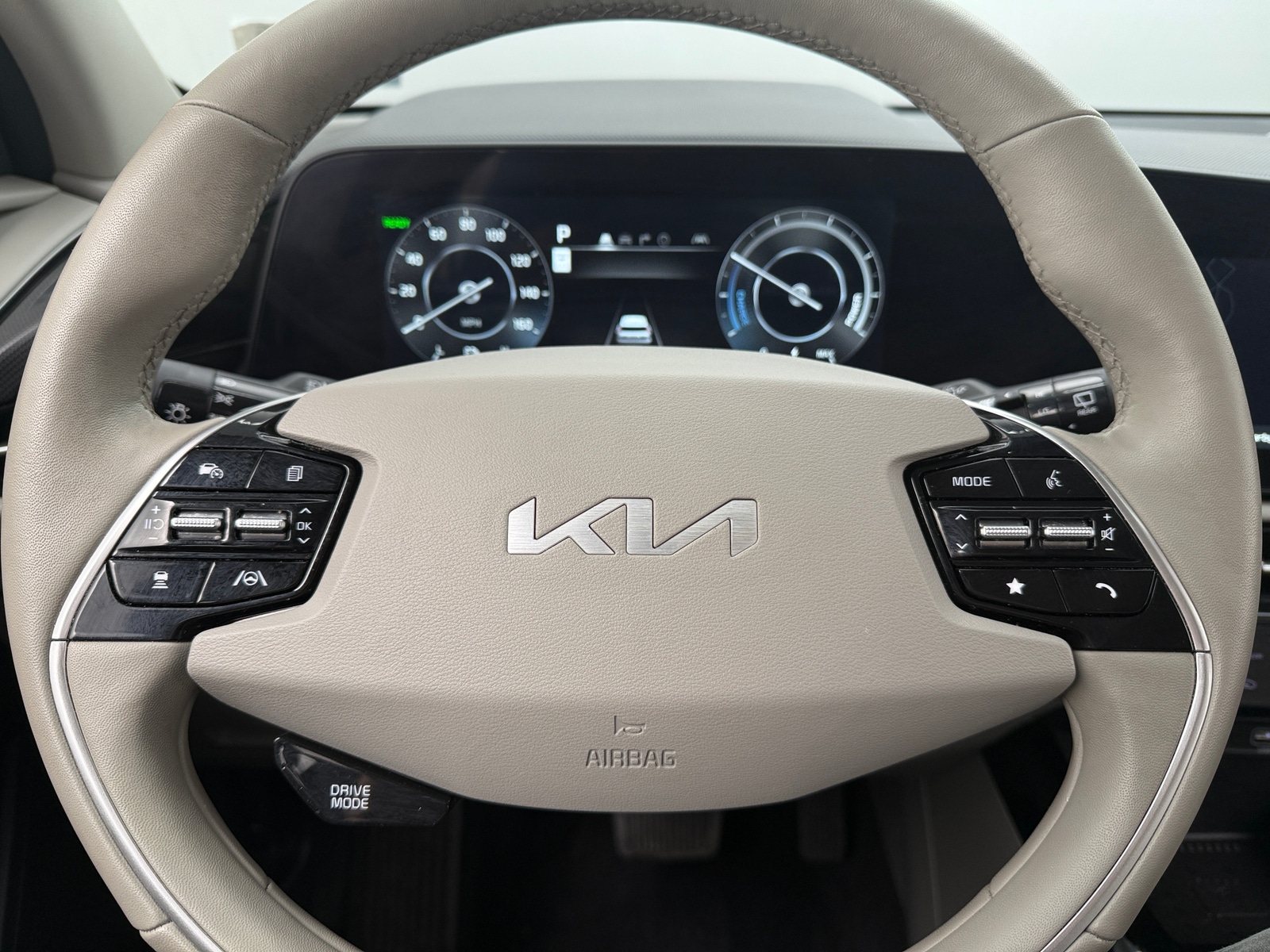 Thumbnail: 2023 Kia Niro - 5