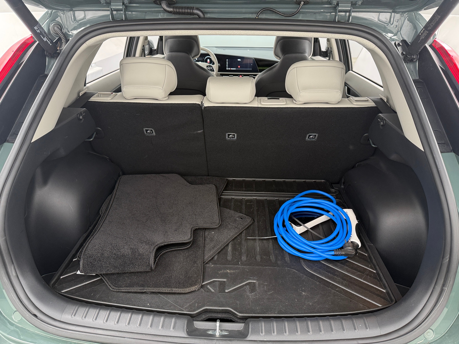 Thumbnail: 2023 Kia Niro - 7