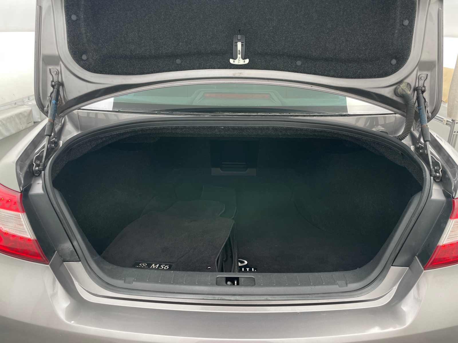 Thumbnail: 2012 INFINITI M56 - 6