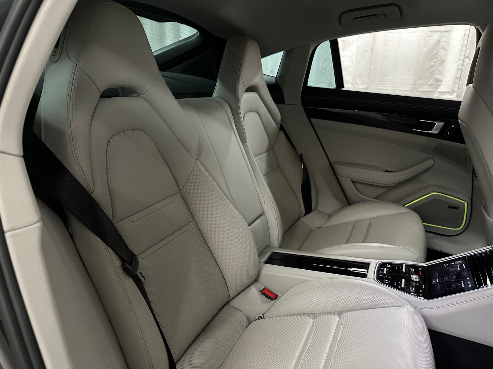 Thumbnail: 2018 Porsche Panamera - 5