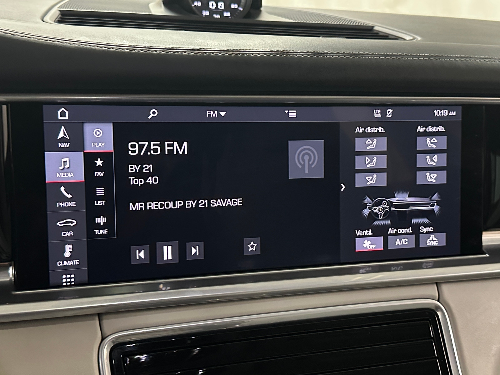 Thumbnail: 2018 Porsche Panamera - 3