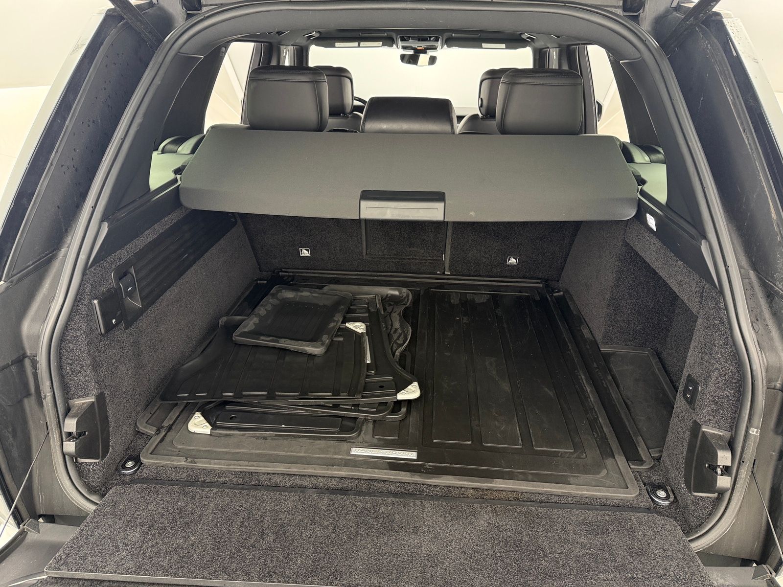 Thumbnail: 2020 Land Rover Range Rover - 6