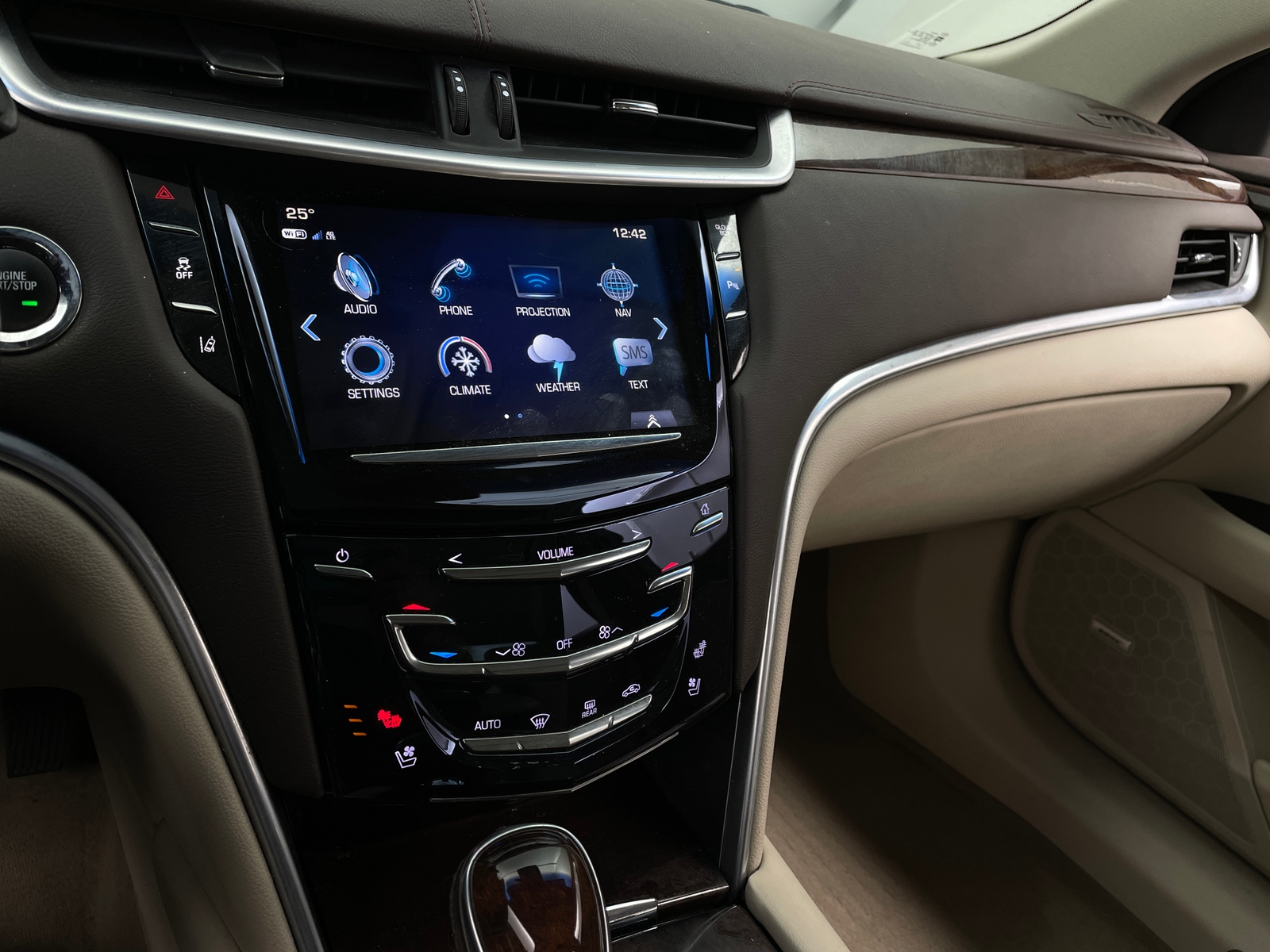 Thumbnail: 2017 Cadillac XTS - 3