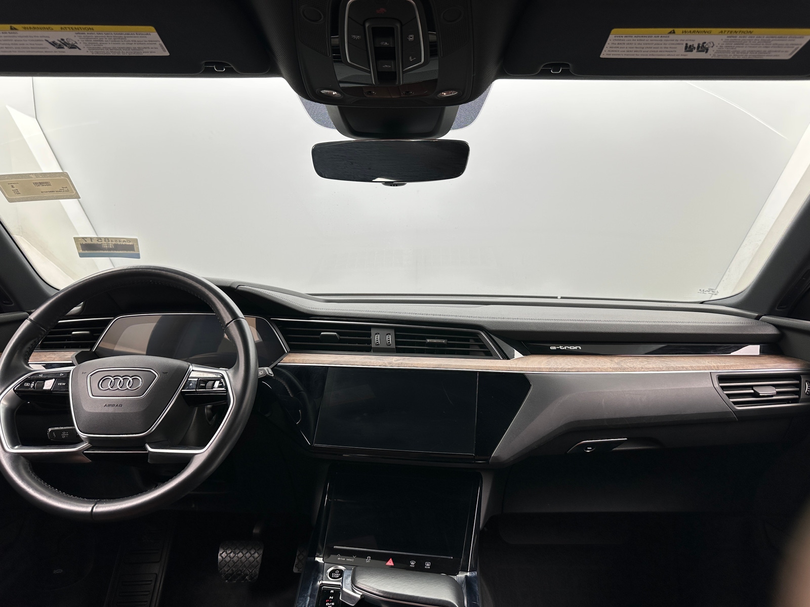 Thumbnail: 2021 Audi e-tron - 2