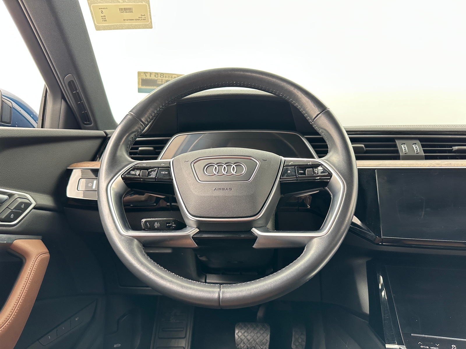 Thumbnail: 2021 Audi e-tron - 4