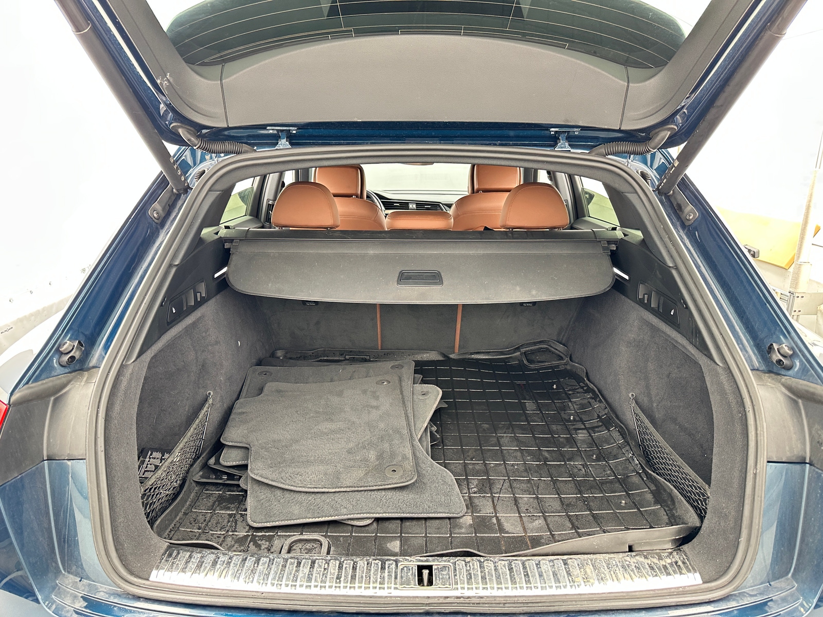 Thumbnail: 2021 Audi e-tron - 6