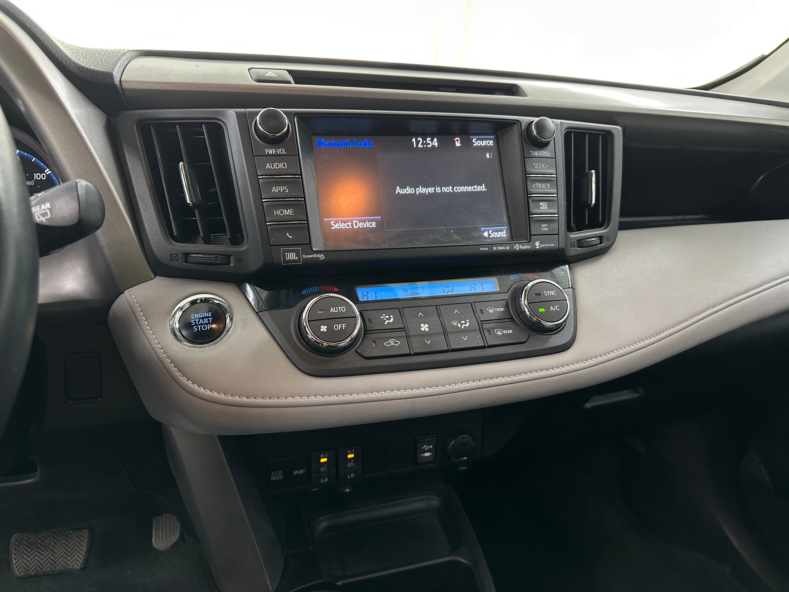 Thumbnail: 2016 Toyota RAV4 - 3