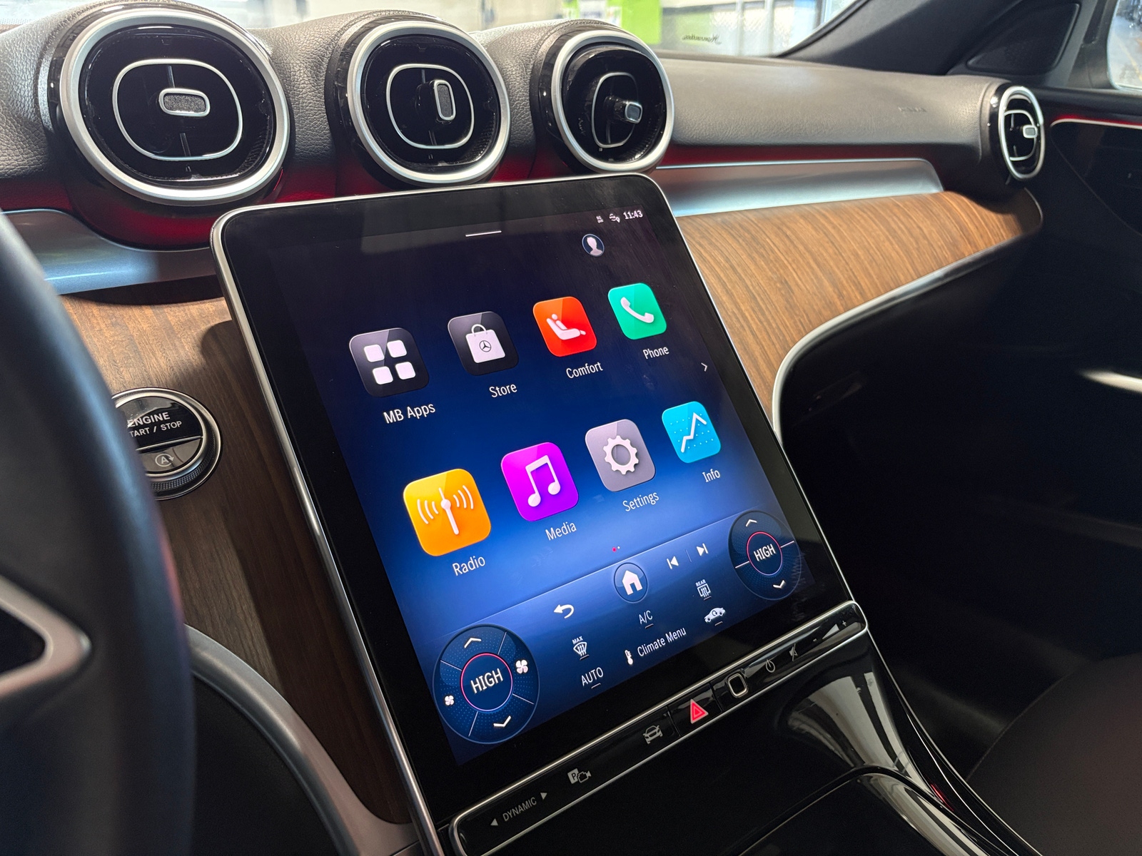 Thumbnail: 2025 Mercedes-Benz C-Class - 3