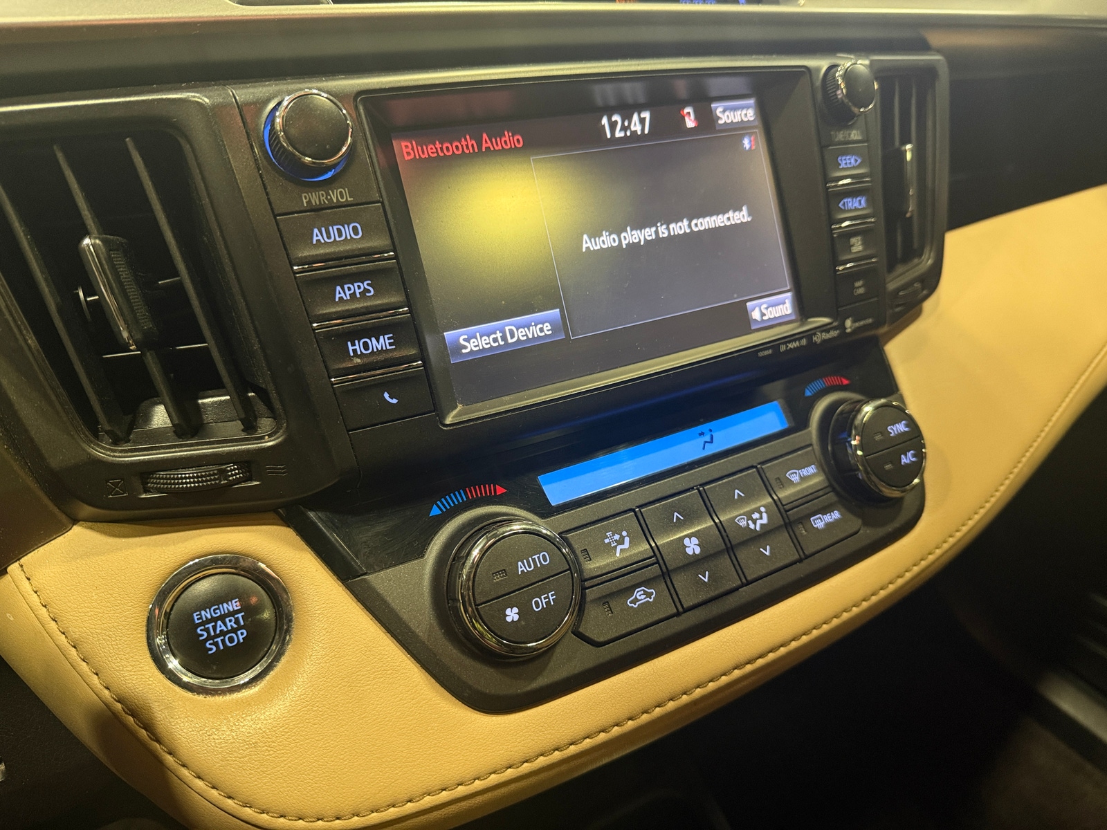 Thumbnail: 2018 Toyota RAV4 - 3