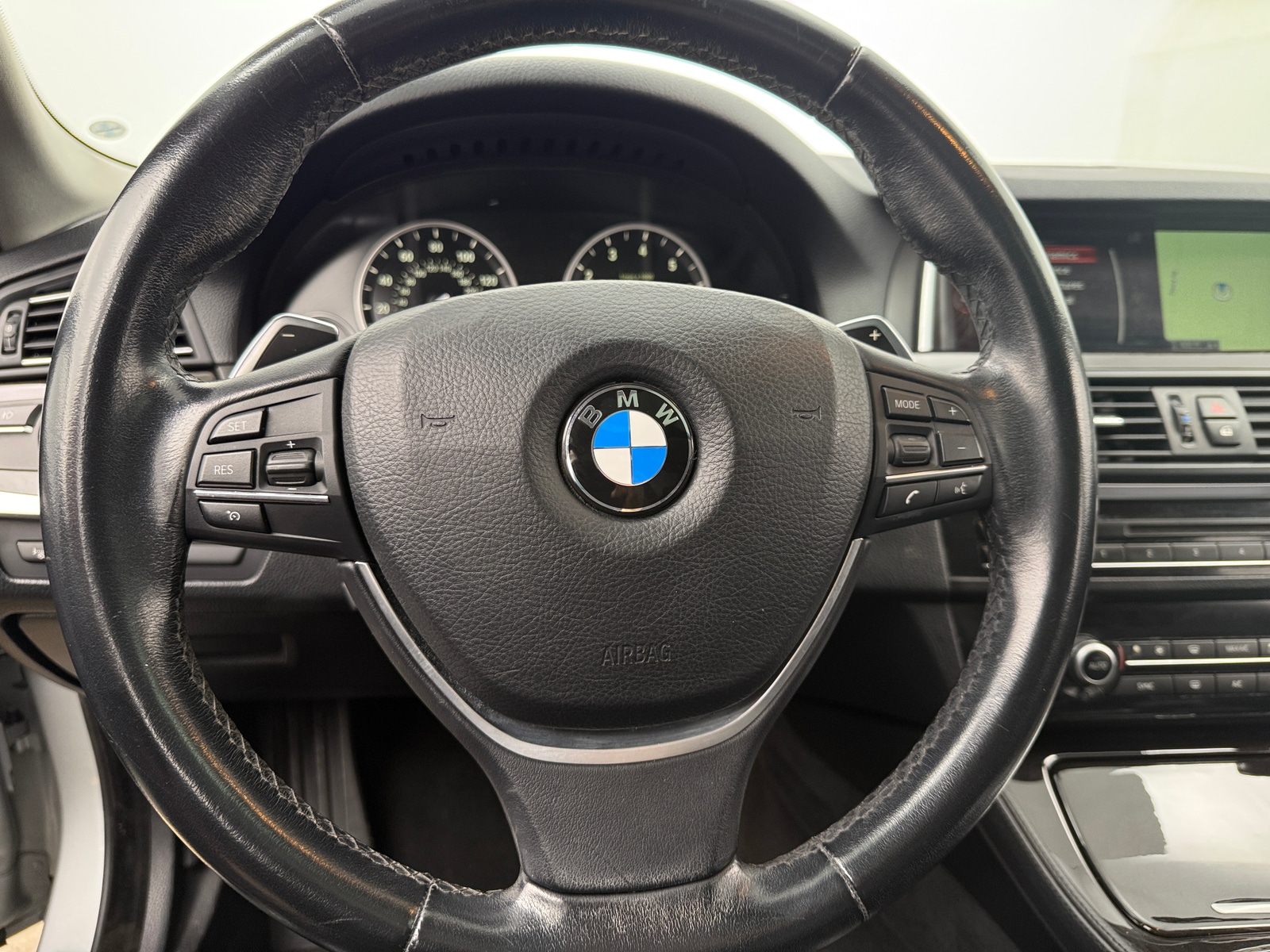 Thumbnail: 2016 BMW 5 Series - 4