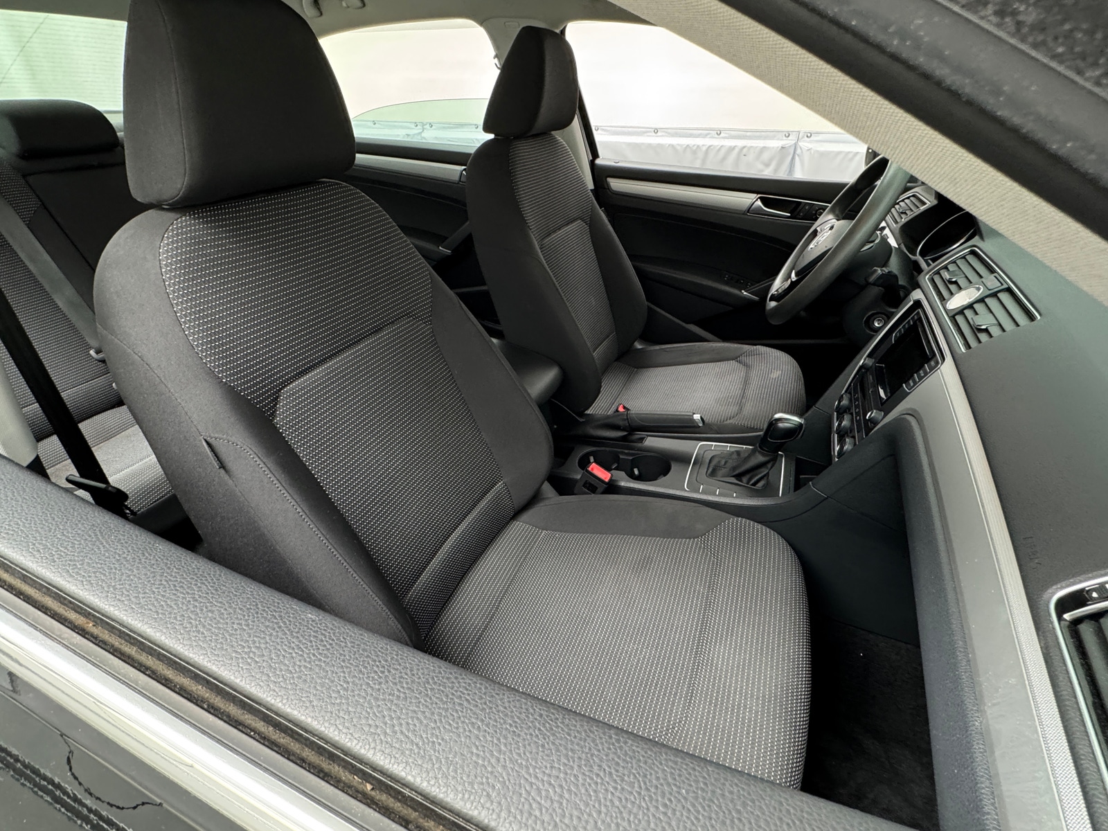 Thumbnail: 2016 Volkswagen Passat - 2