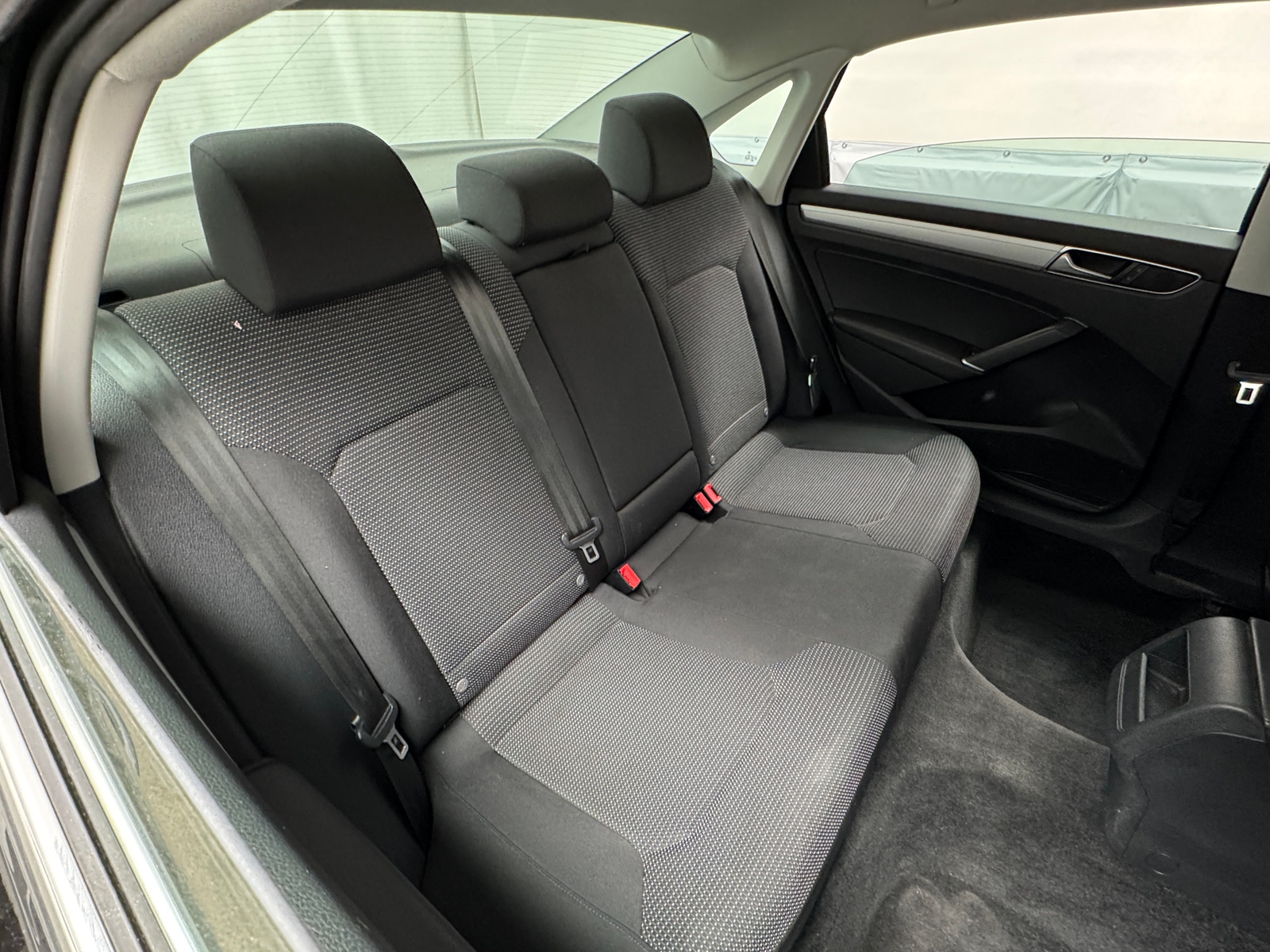 Thumbnail: 2016 Volkswagen Passat - 6