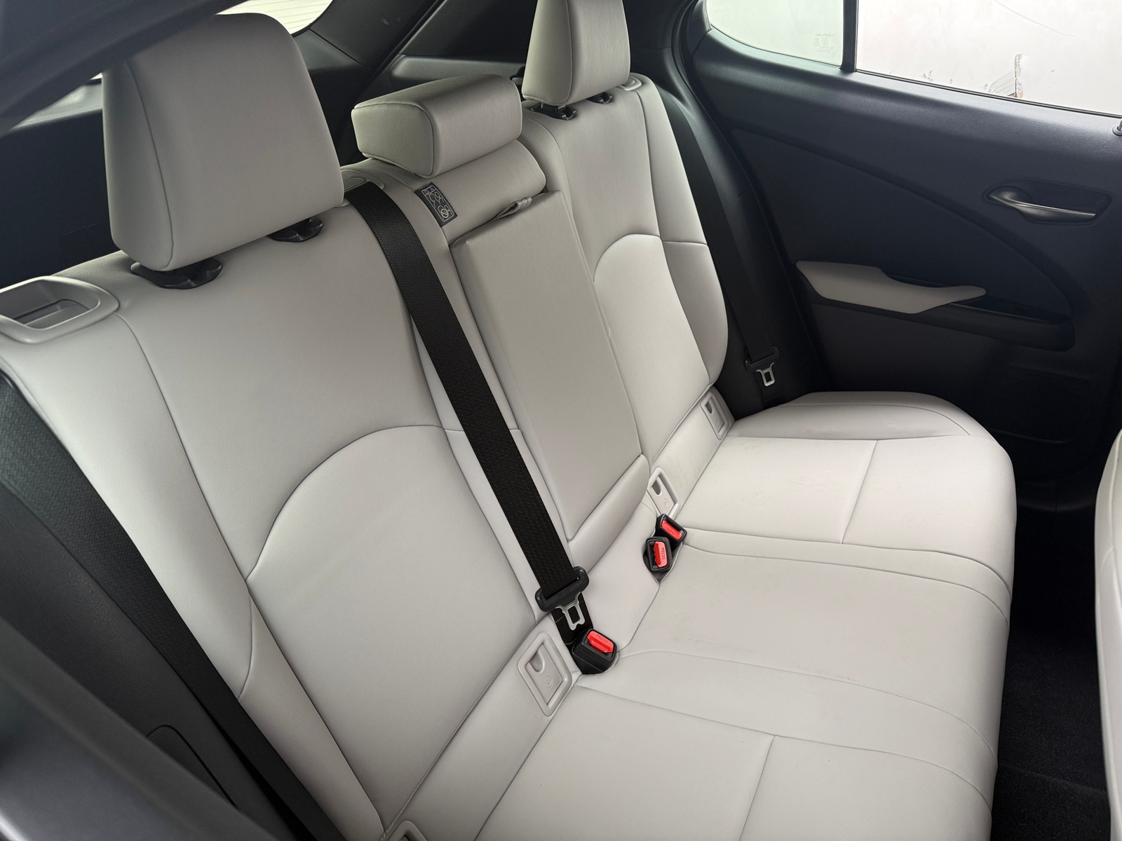 Thumbnail: 2022 Lexus UX - 5