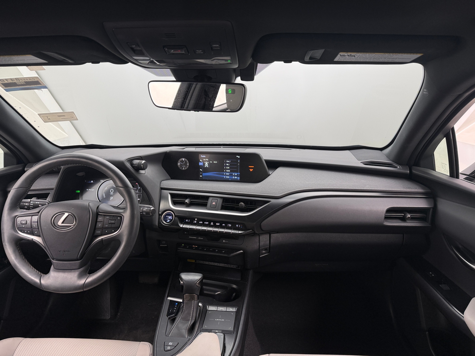 Thumbnail: 2022 Lexus UX - 2