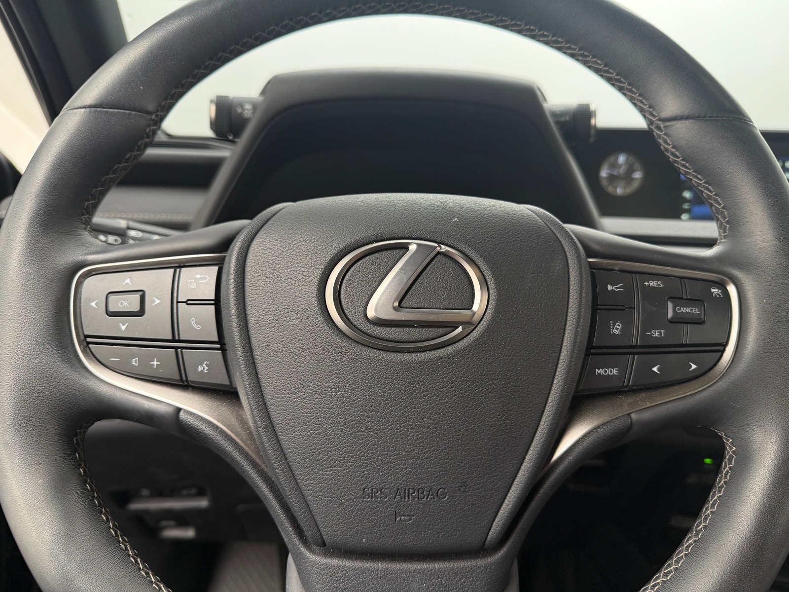 Thumbnail: 2022 Lexus UX - 4