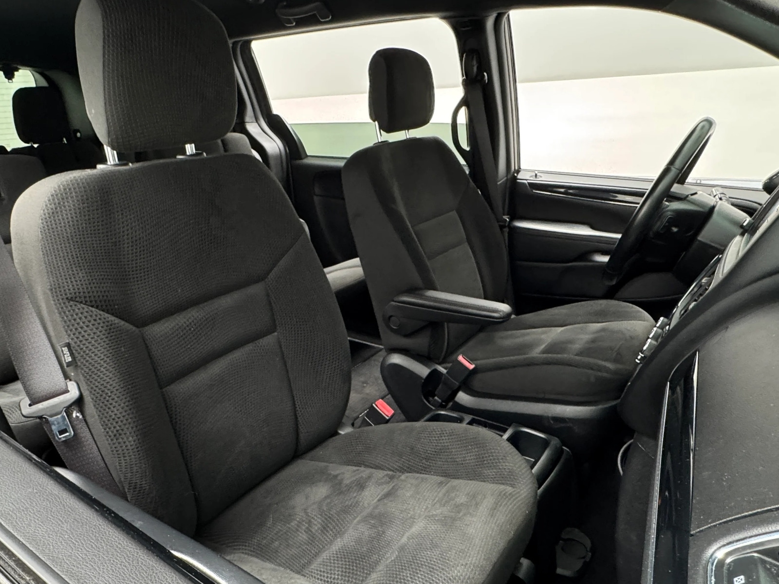 Thumbnail: 2019 Dodge Grand Caravan - 2