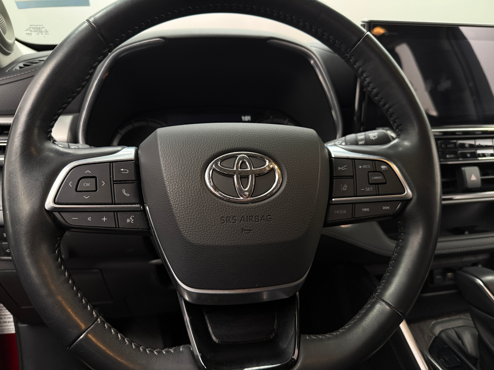 Thumbnail: 2021 Toyota Highlander - 4