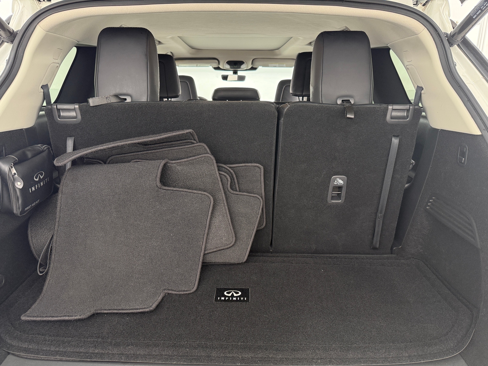 Thumbnail: 2023 INFINITI QX60 - 6