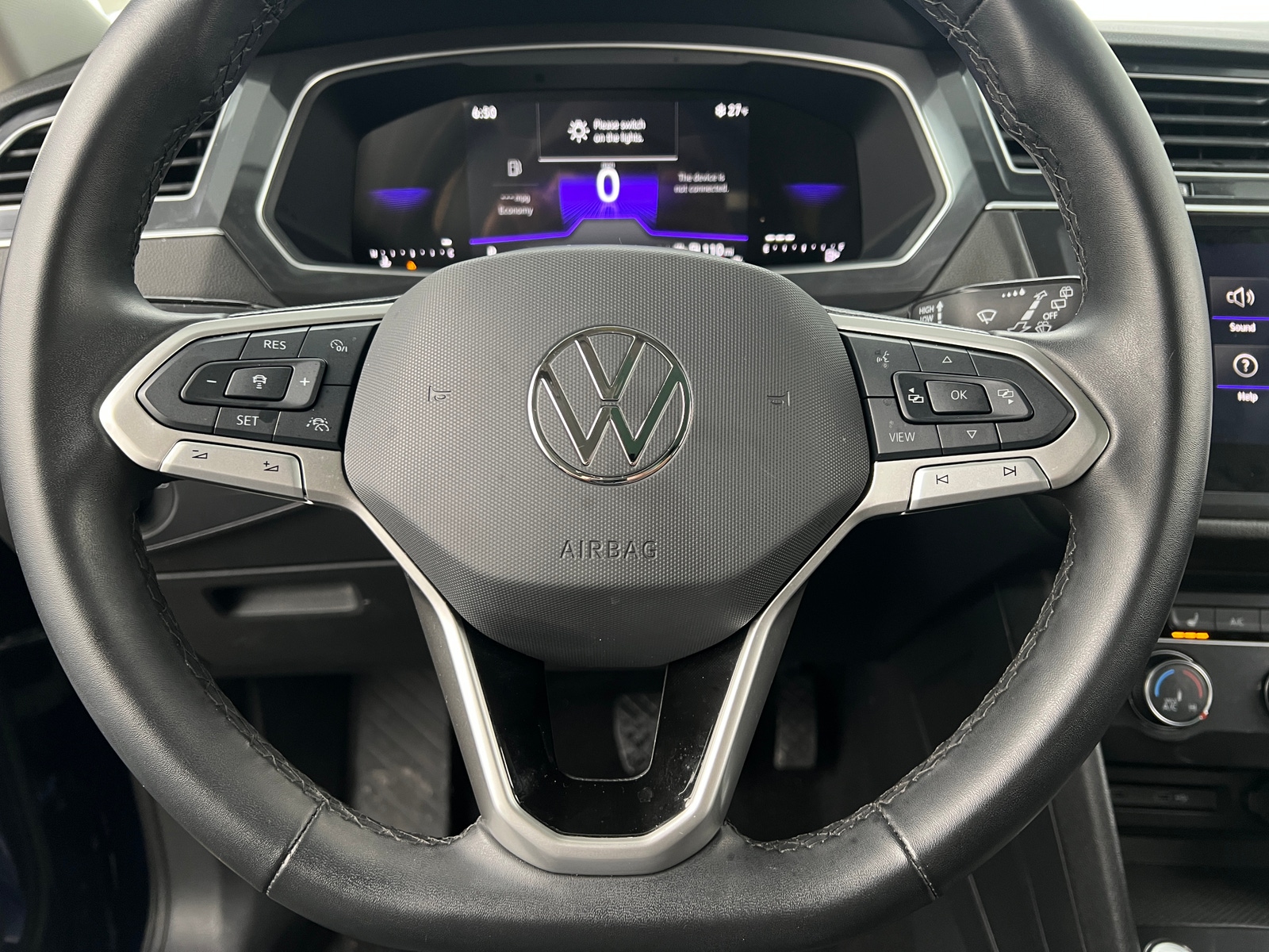 Thumbnail: 2024 Volkswagen Tiguan - 4