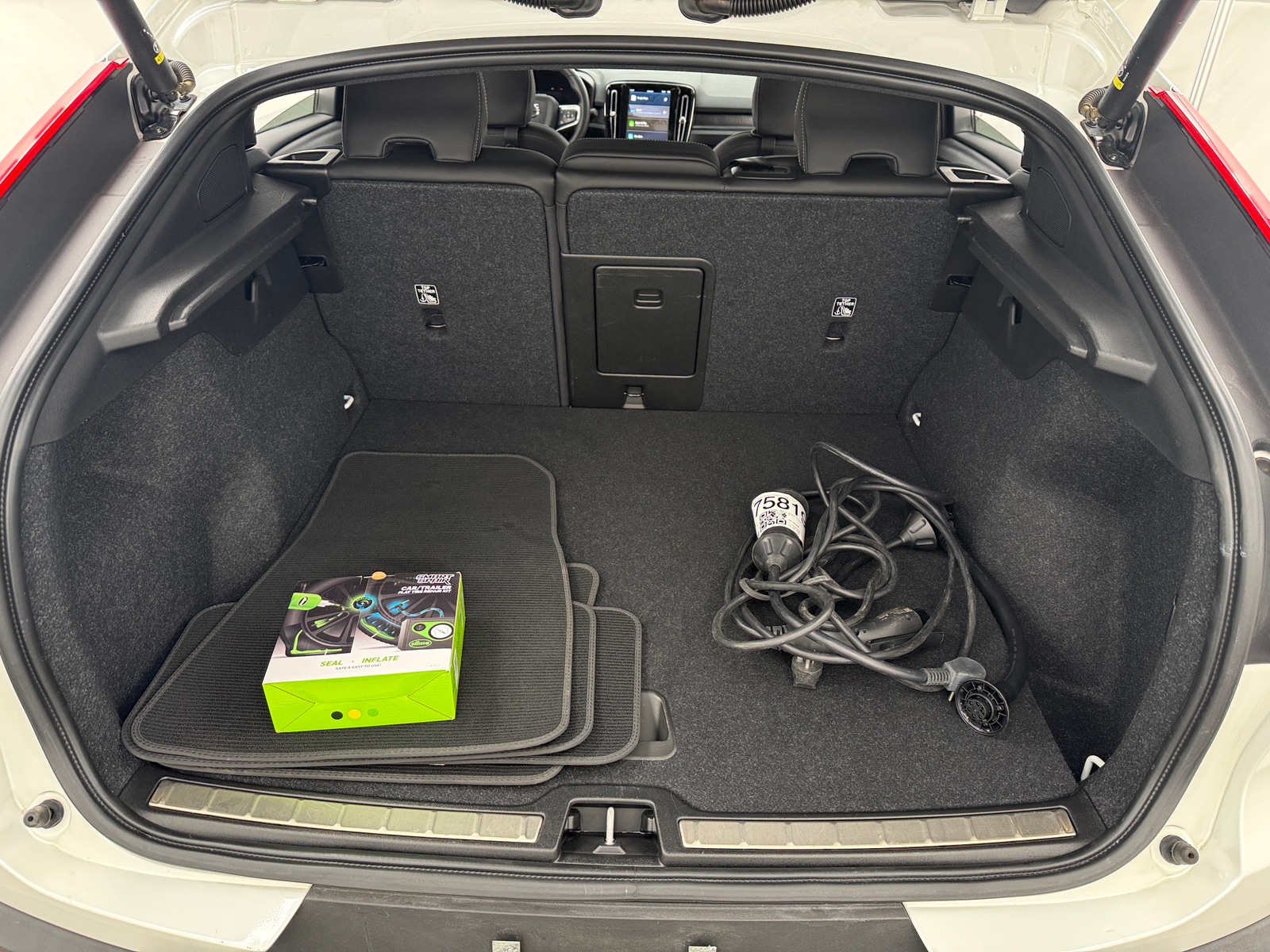 Thumbnail: 2023 Volvo C40 - 7