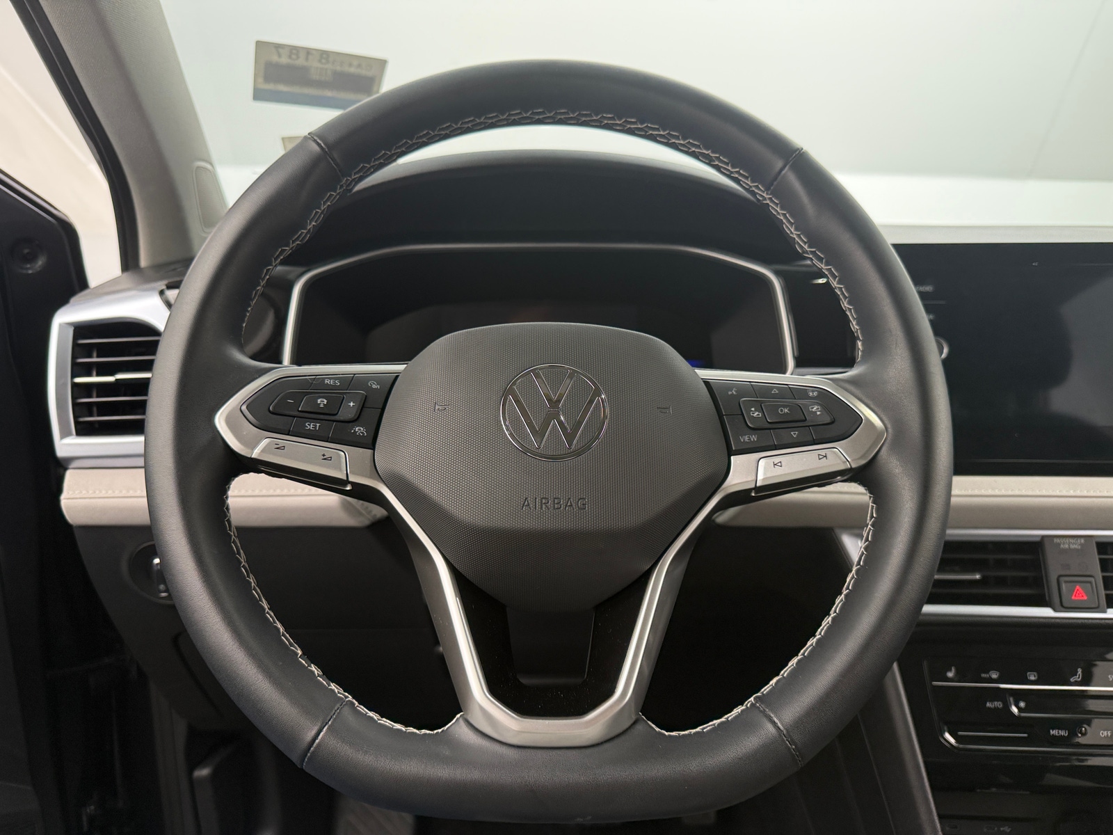 Thumbnail: 2025 Volkswagen Taos - 4