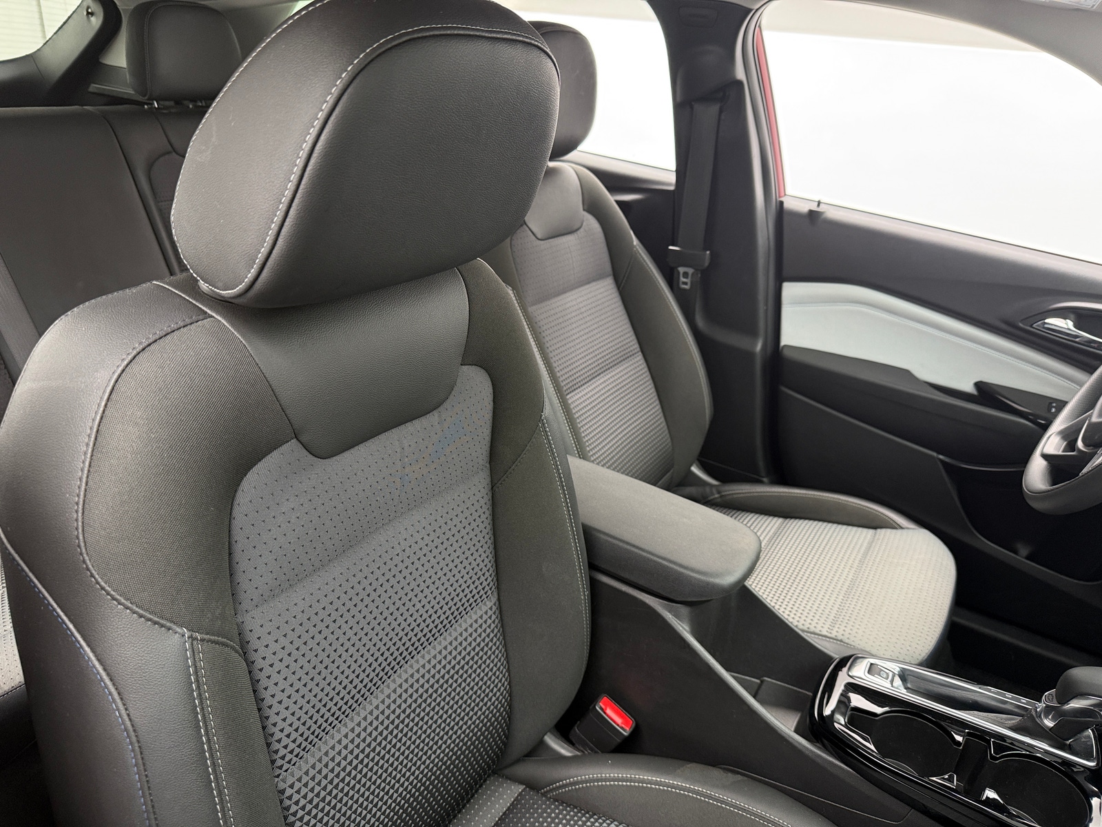 Thumbnail: 2025 Chevrolet Trax - 2