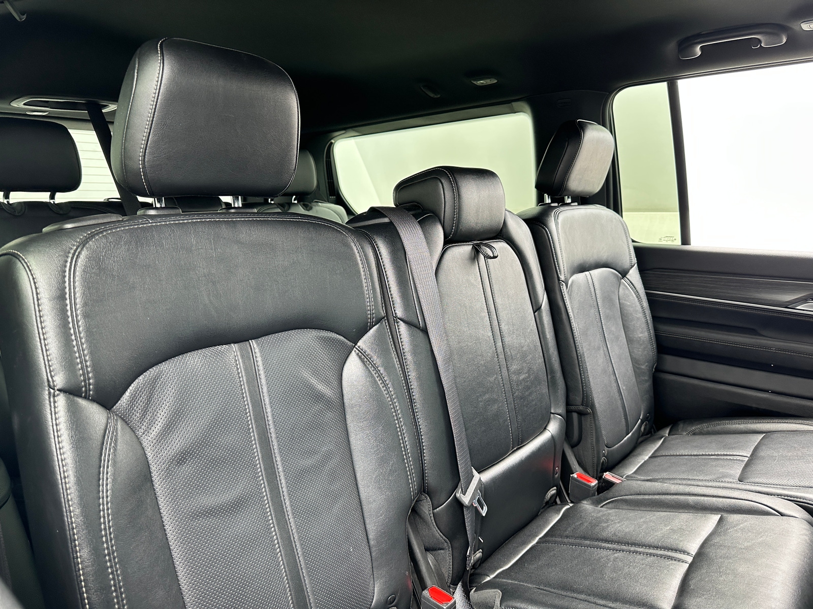 Thumbnail: 2024 Jeep Wagoneer - 5