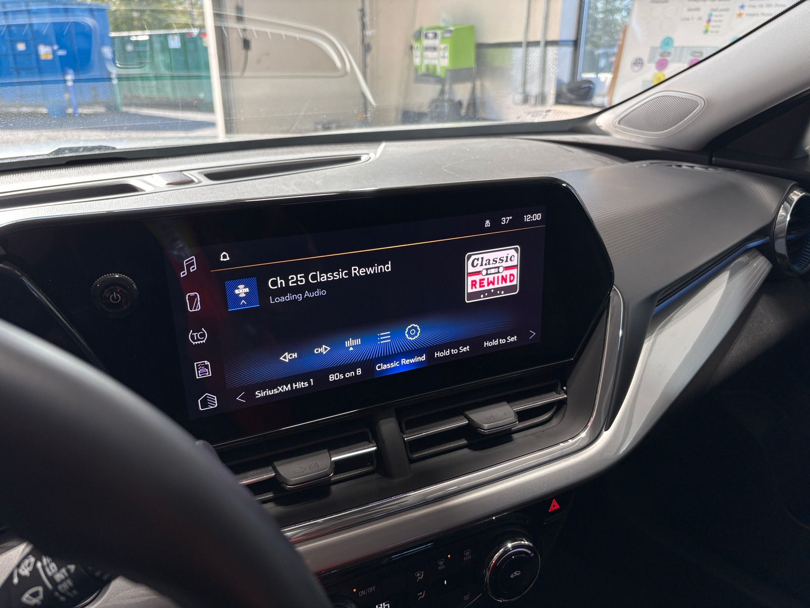 Thumbnail: 2025 Chevrolet Trax - 4