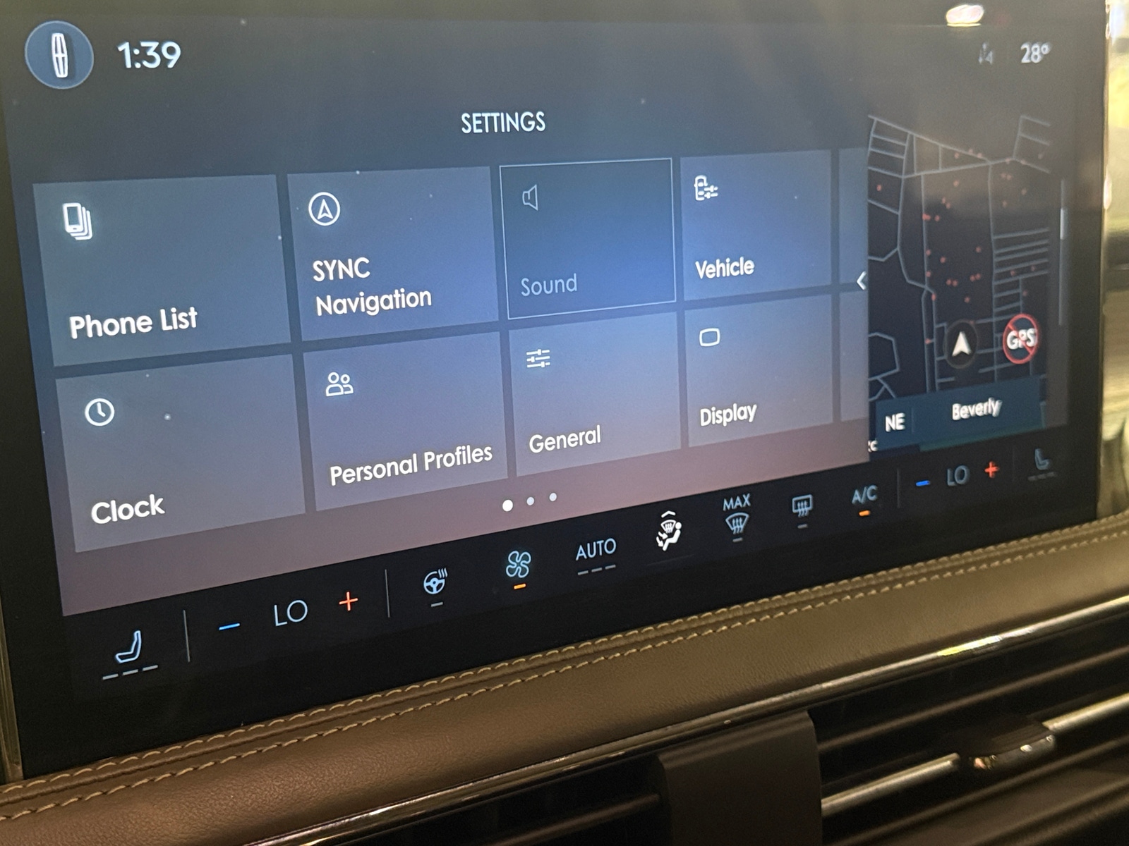 Thumbnail: 2023 Lincoln Corsair - 3