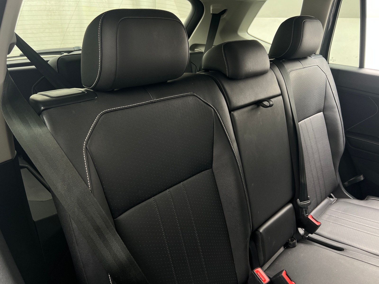 Thumbnail: 2023 Volkswagen Tiguan - 5