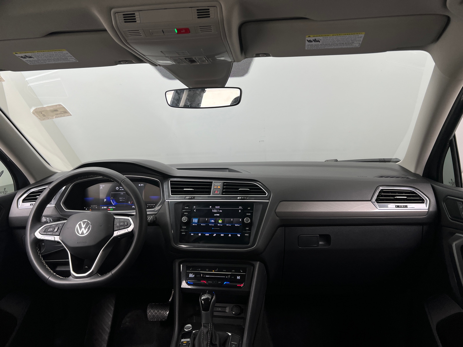 Thumbnail: 2023 Volkswagen Tiguan - 2