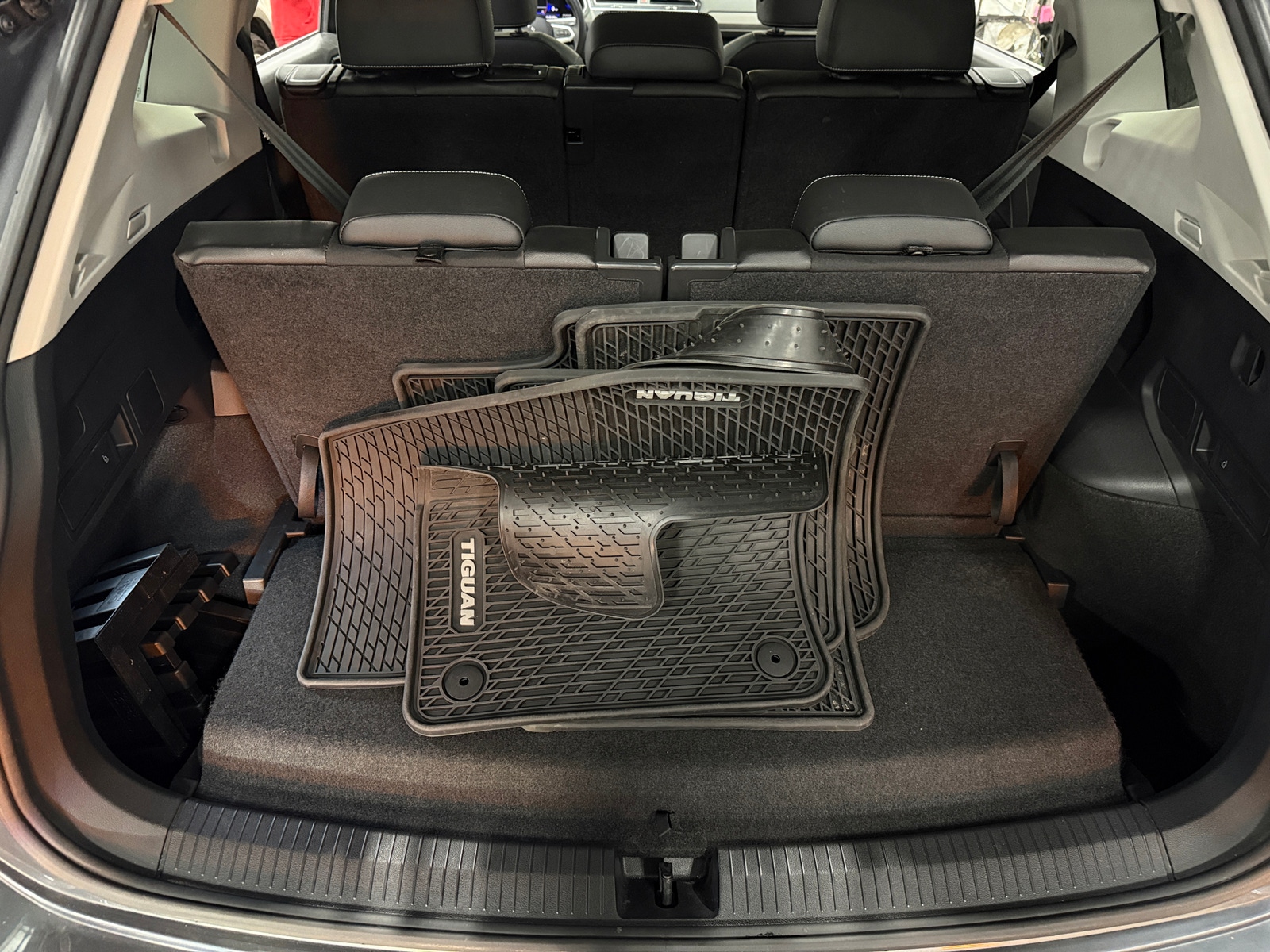 Thumbnail: 2023 Volkswagen Tiguan - 6