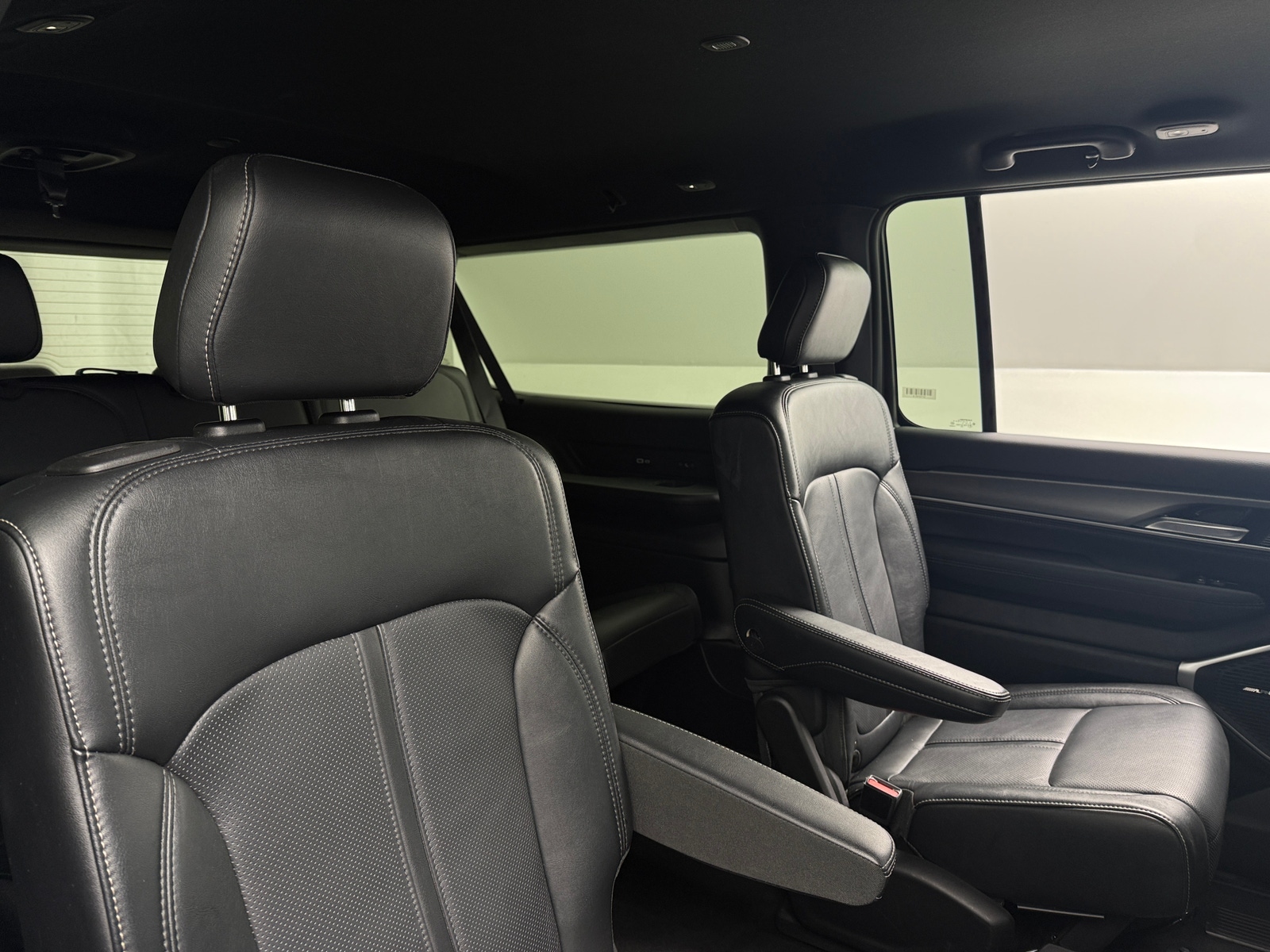 Thumbnail: 2025 Jeep Wagoneer - 5