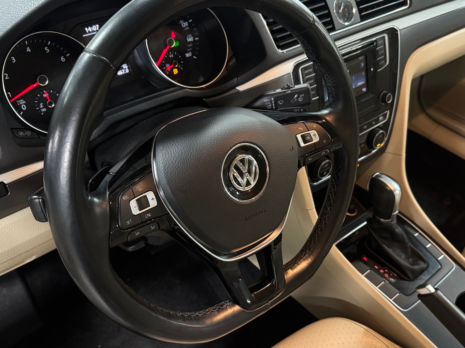 Thumbnail: 2016 Volkswagen Passat - 4