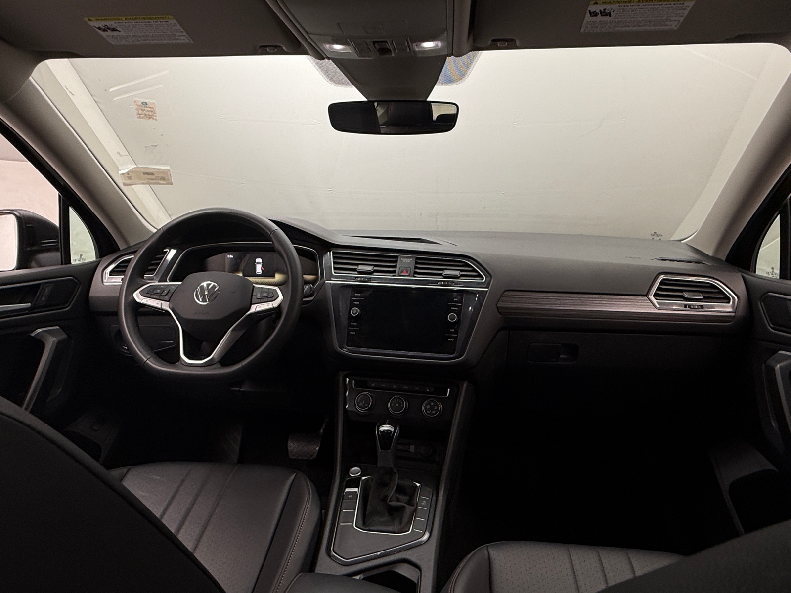 Thumbnail: 2024 Volkswagen Tiguan - 2