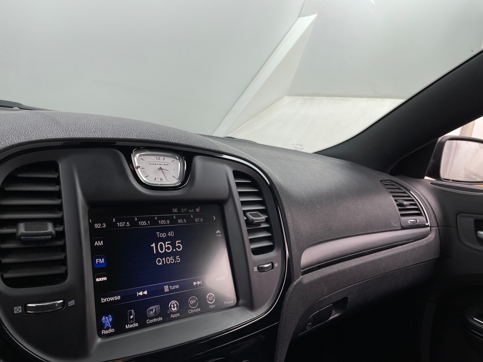 Thumbnail: 2016 Chrysler 300 - 3