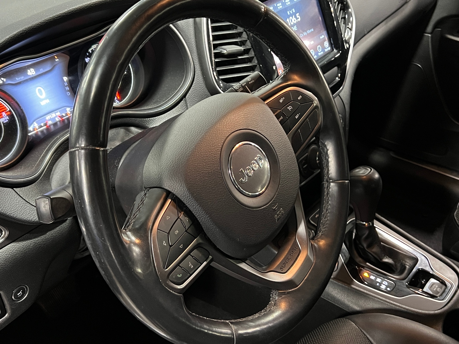 Thumbnail: 2019 Jeep Cherokee - 4