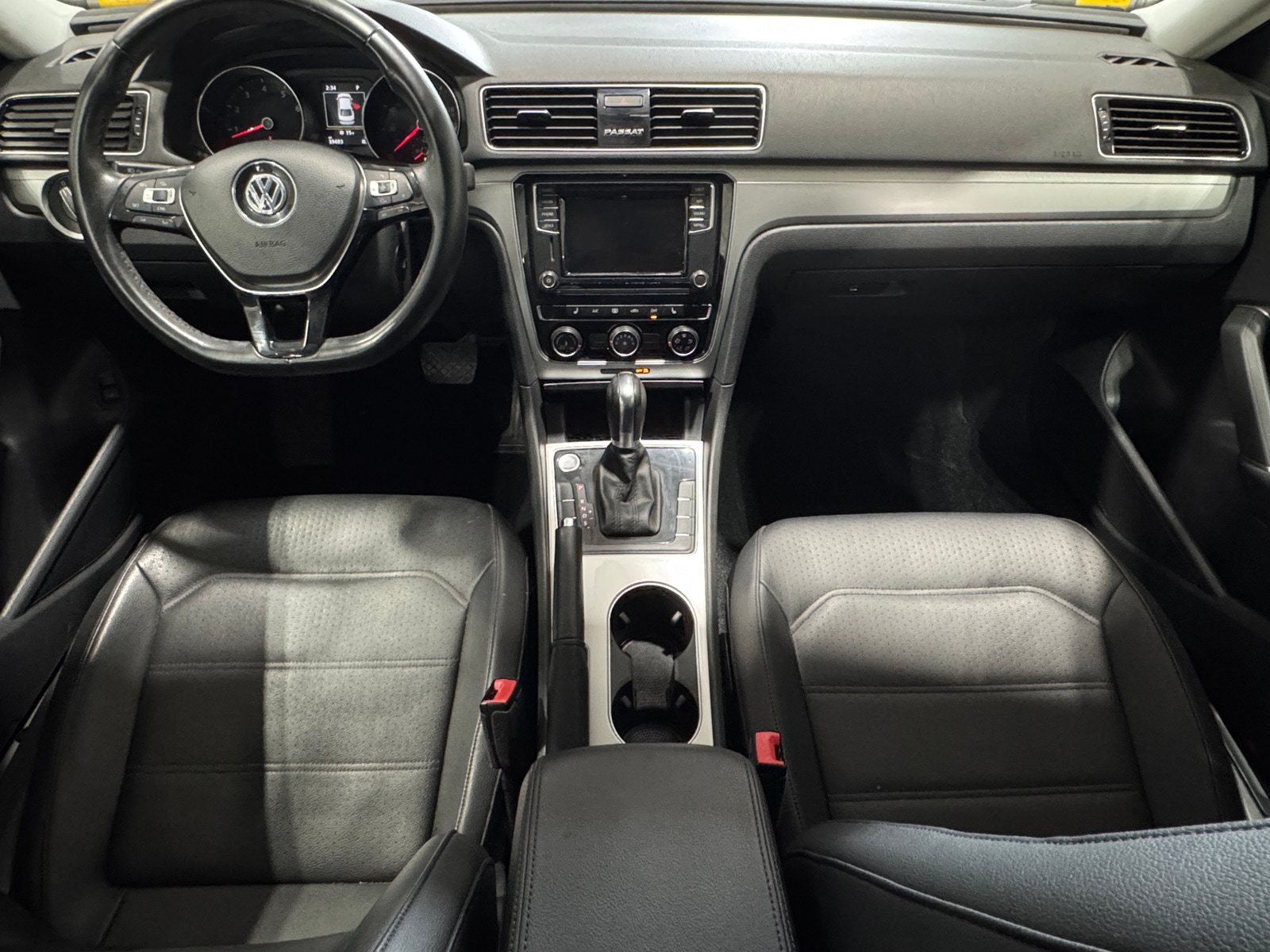 Thumbnail: 2019 Volkswagen Passat - 2