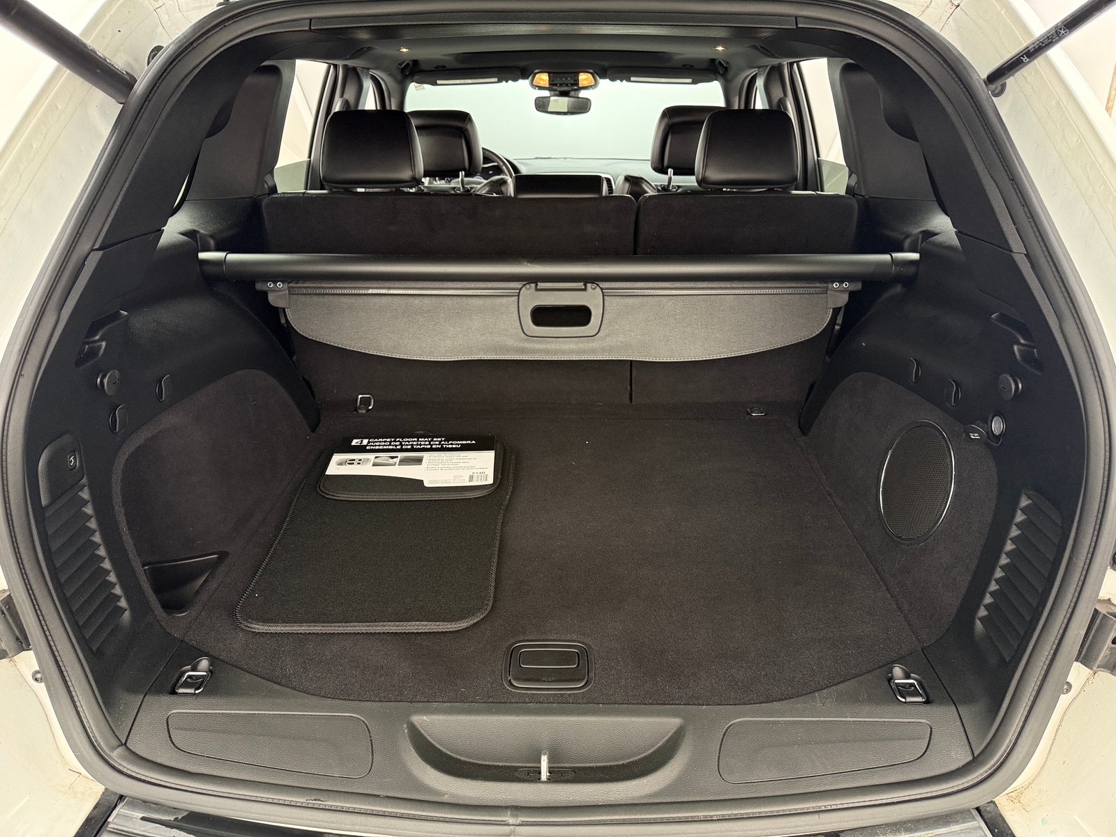 Thumbnail: 2017 Jeep Grand Cherokee - 6