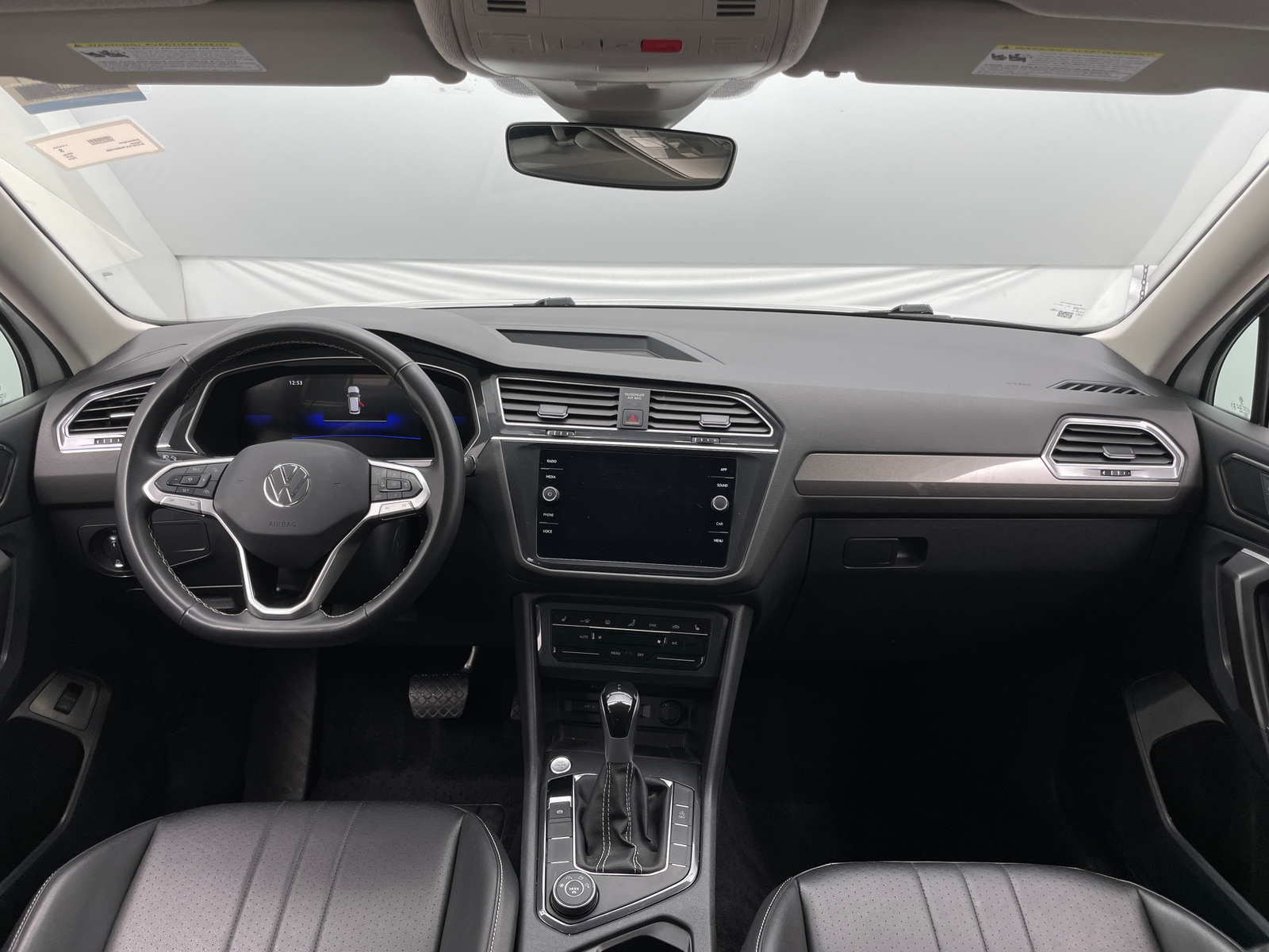 Thumbnail: 2024 Volkswagen Tiguan - 2