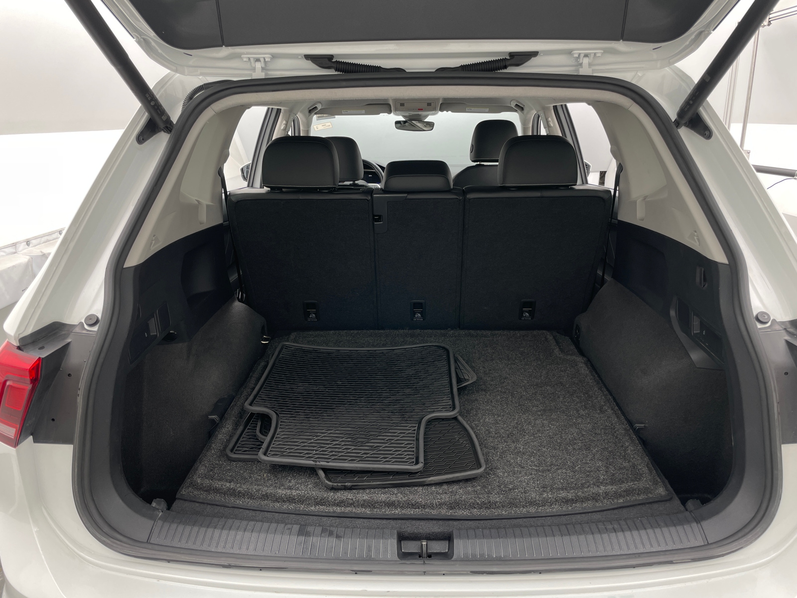 Thumbnail: 2024 Volkswagen Tiguan - 6