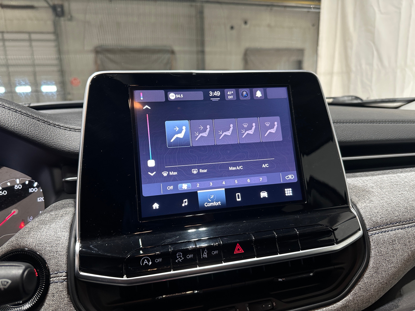 Thumbnail: 2022 Jeep Compass - 4