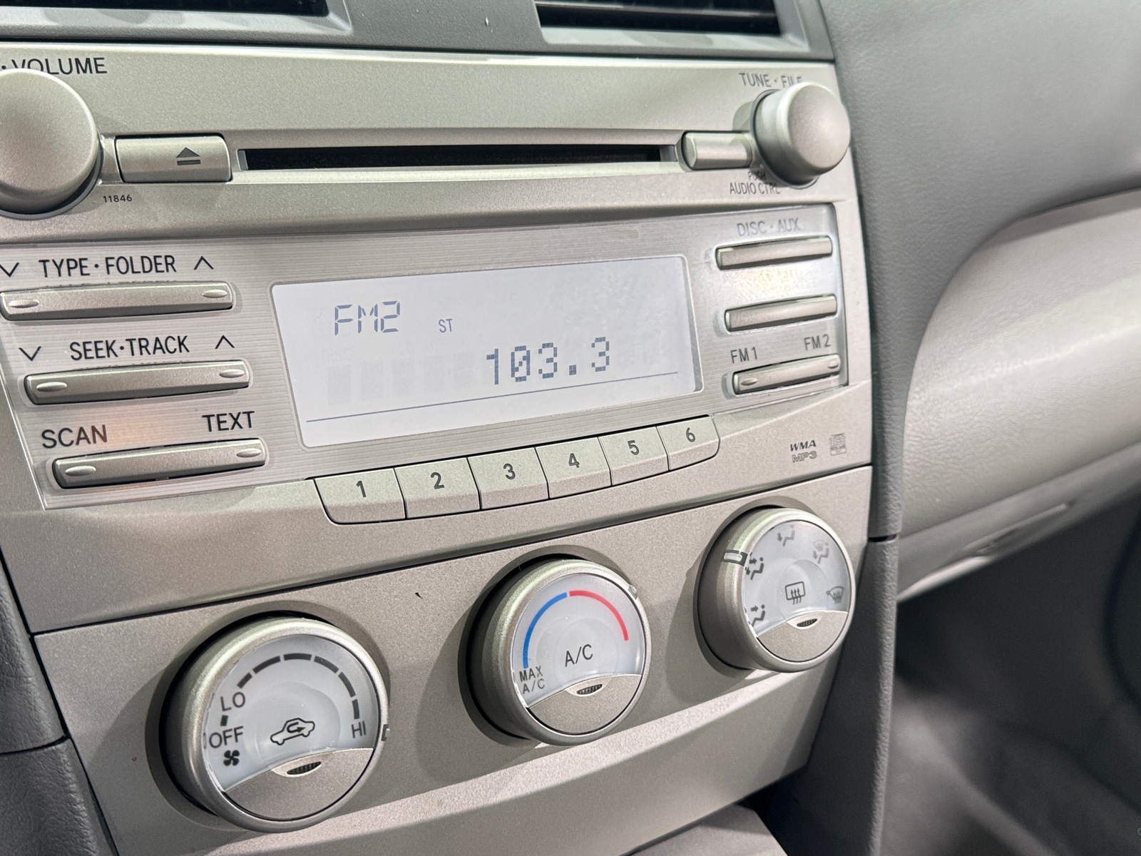 Thumbnail: 2011 Toyota Camry - 4