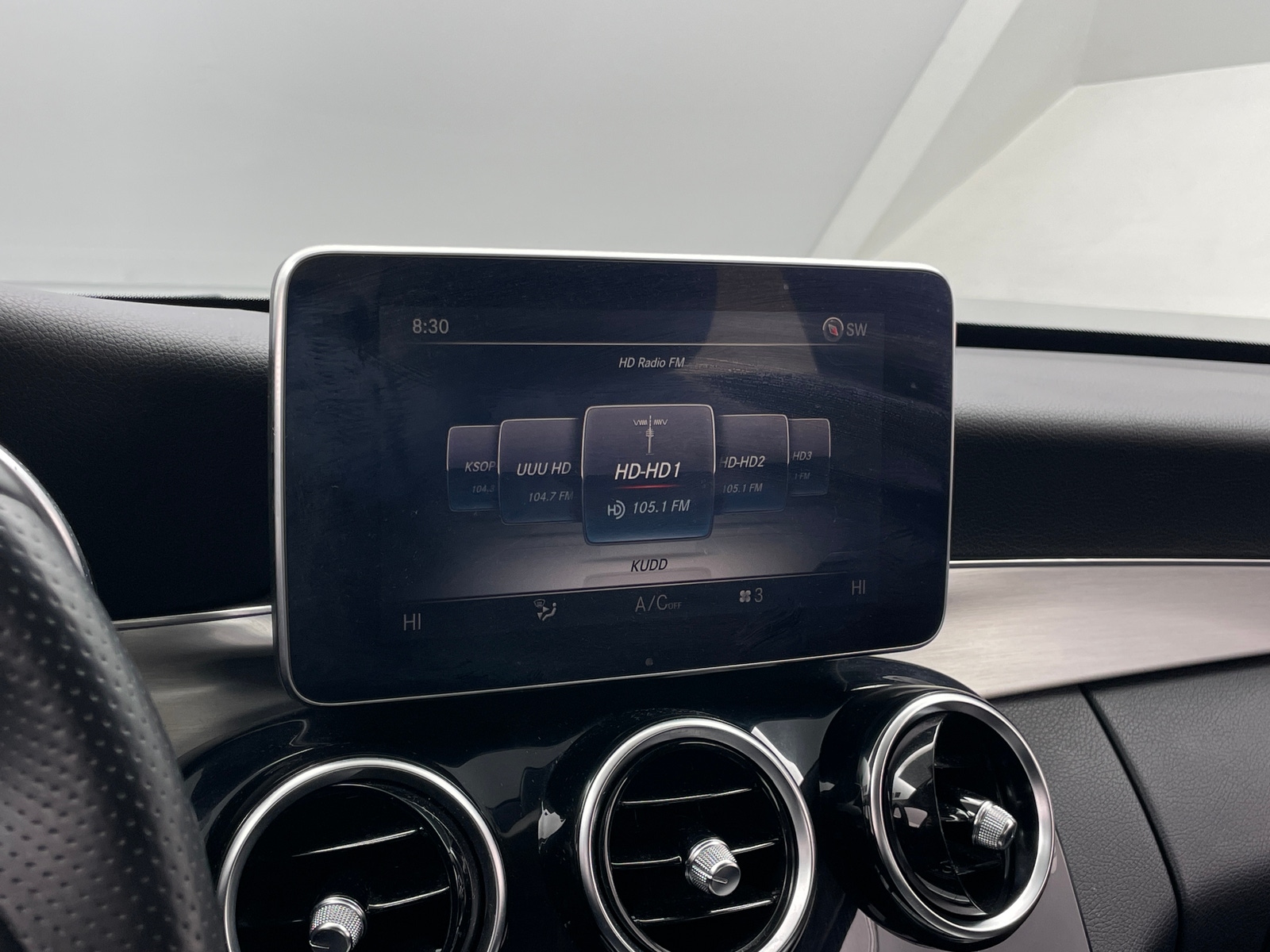 Thumbnail: 2015 Mercedes-Benz C-Class - 3