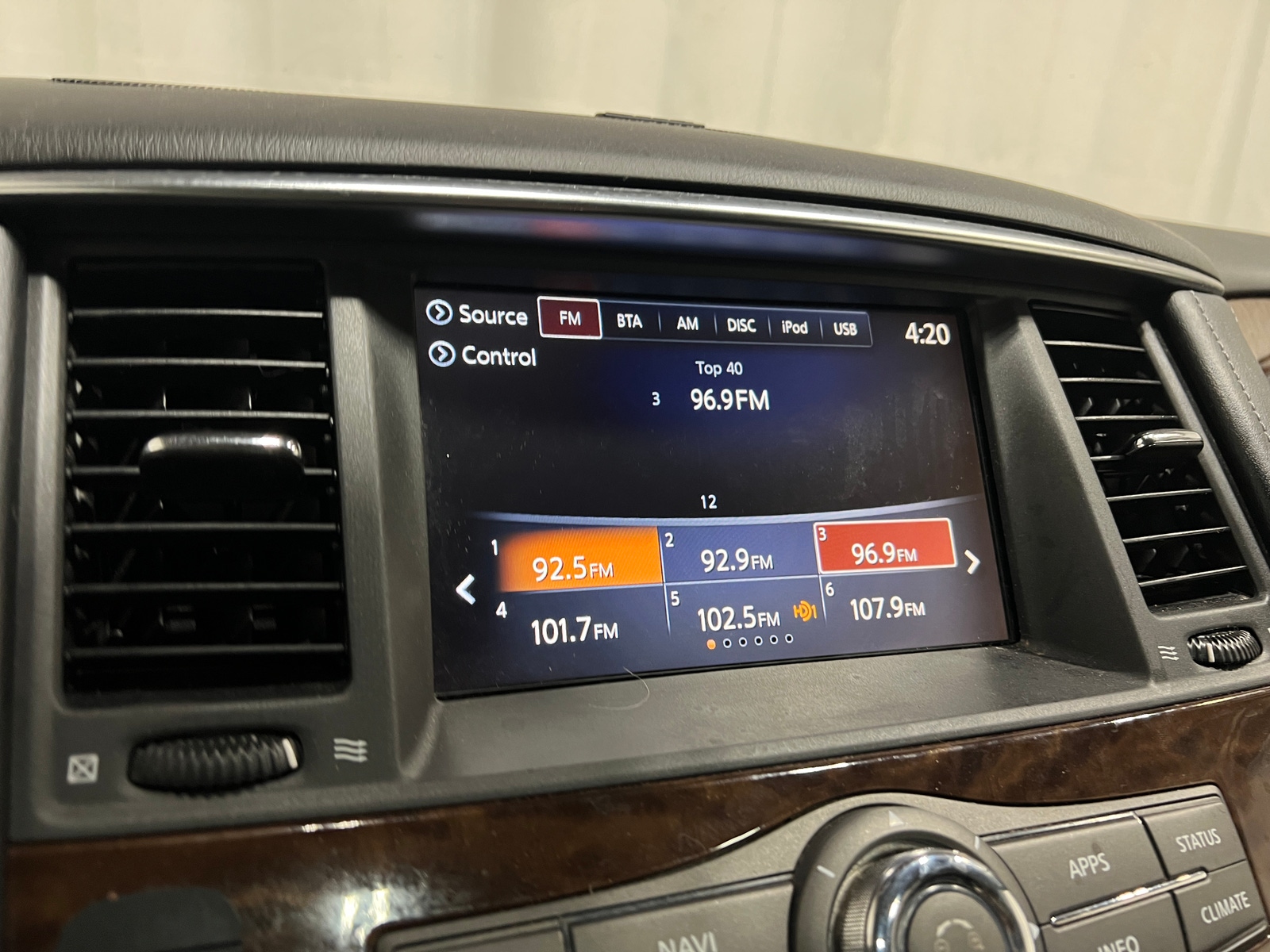 Thumbnail: 2019 Nissan Armada - 3