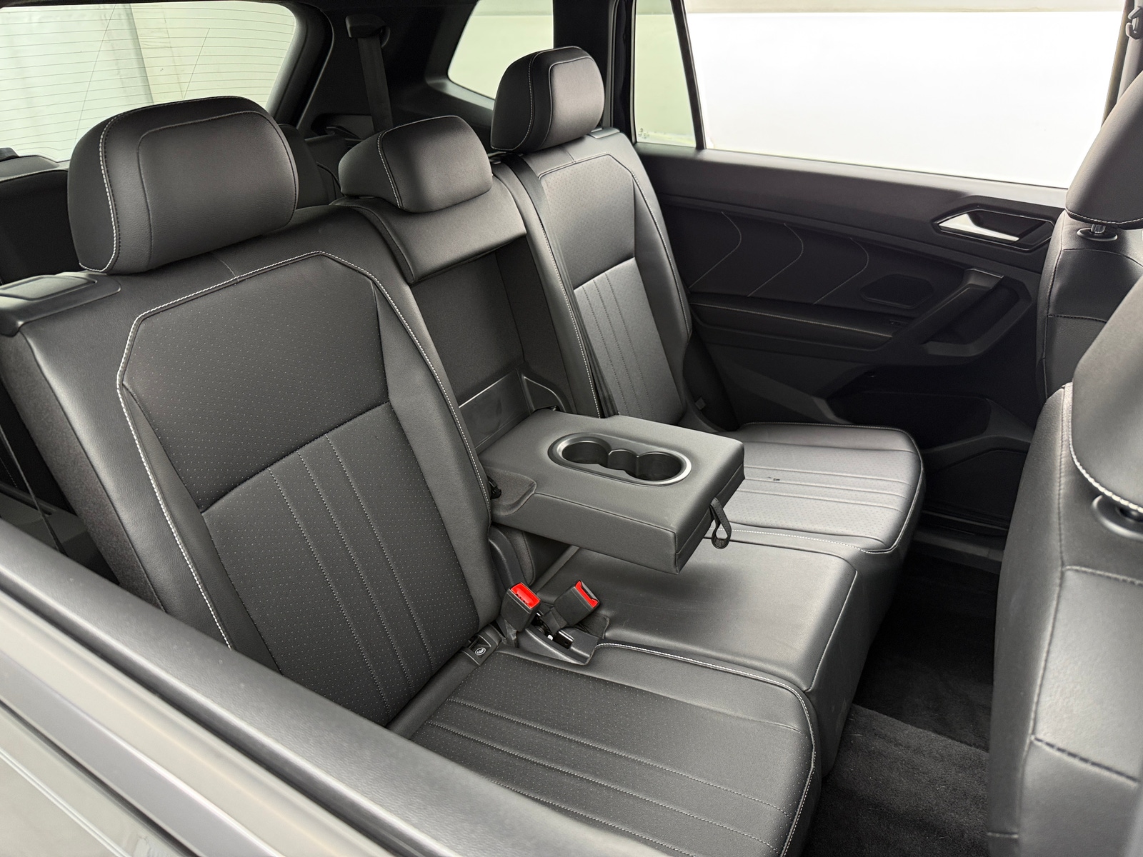 Thumbnail: 2023 Volkswagen Tiguan - 5