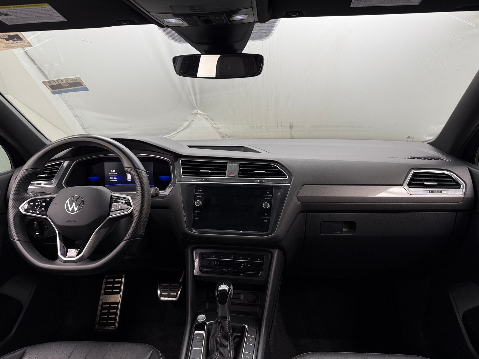 Thumbnail: 2023 Volkswagen Tiguan - 2