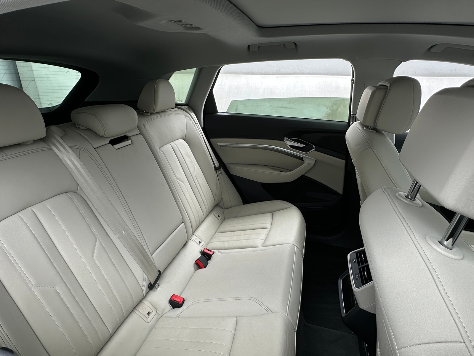 Thumbnail: 2021 Audi e-tron - 5