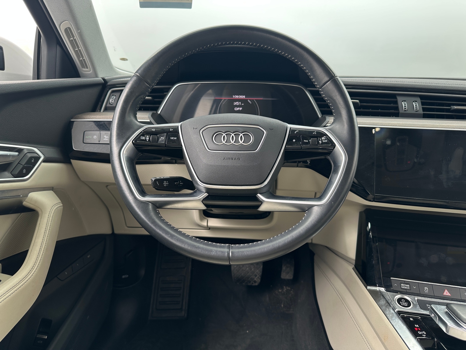 Thumbnail: 2021 Audi e-tron - 4