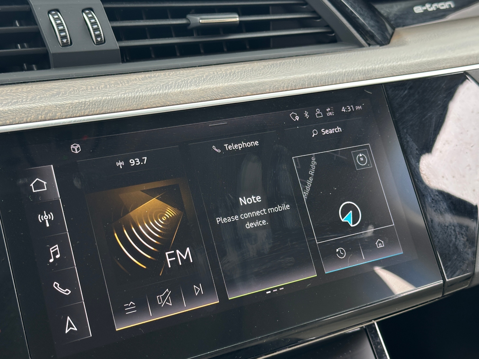 Thumbnail: 2021 Audi e-tron - 3